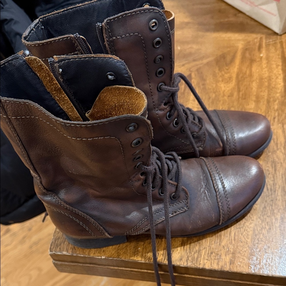 Steve Madden Tan and Black Lace-Up Boots